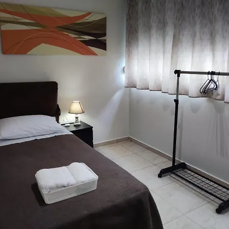 A&J Apartments Or Rooms Athens Airport Markópoulon Esterno foto