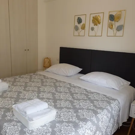 A&J Apartments Or Rooms Athens Airport Markópoulon Esterno foto