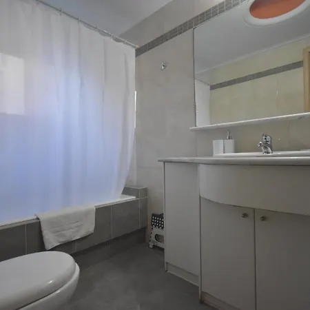 A&J Apartments Or Rooms Athens Airport Markópoulon Esterno foto