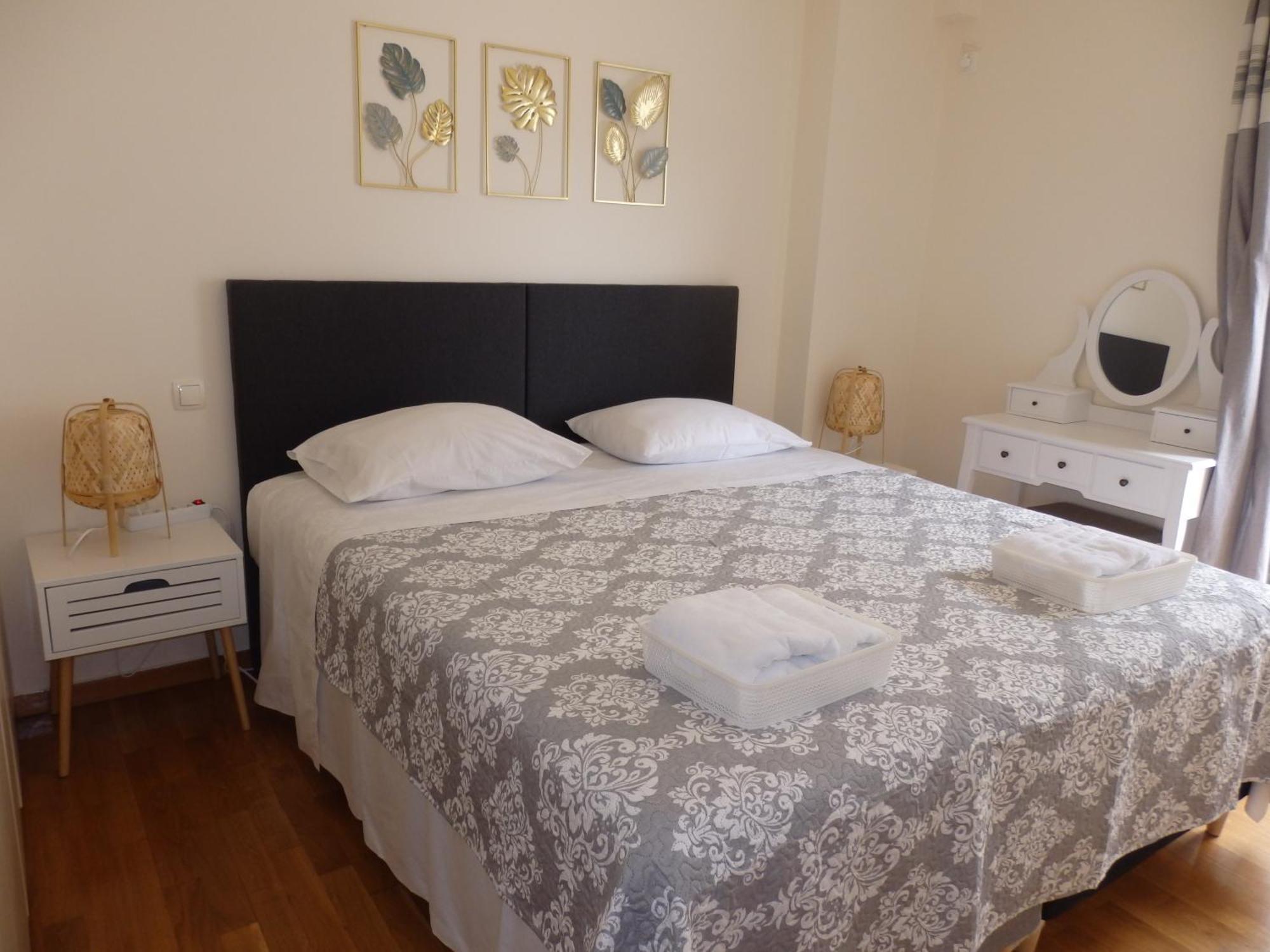 A&j Or Athens Airport Apartment *